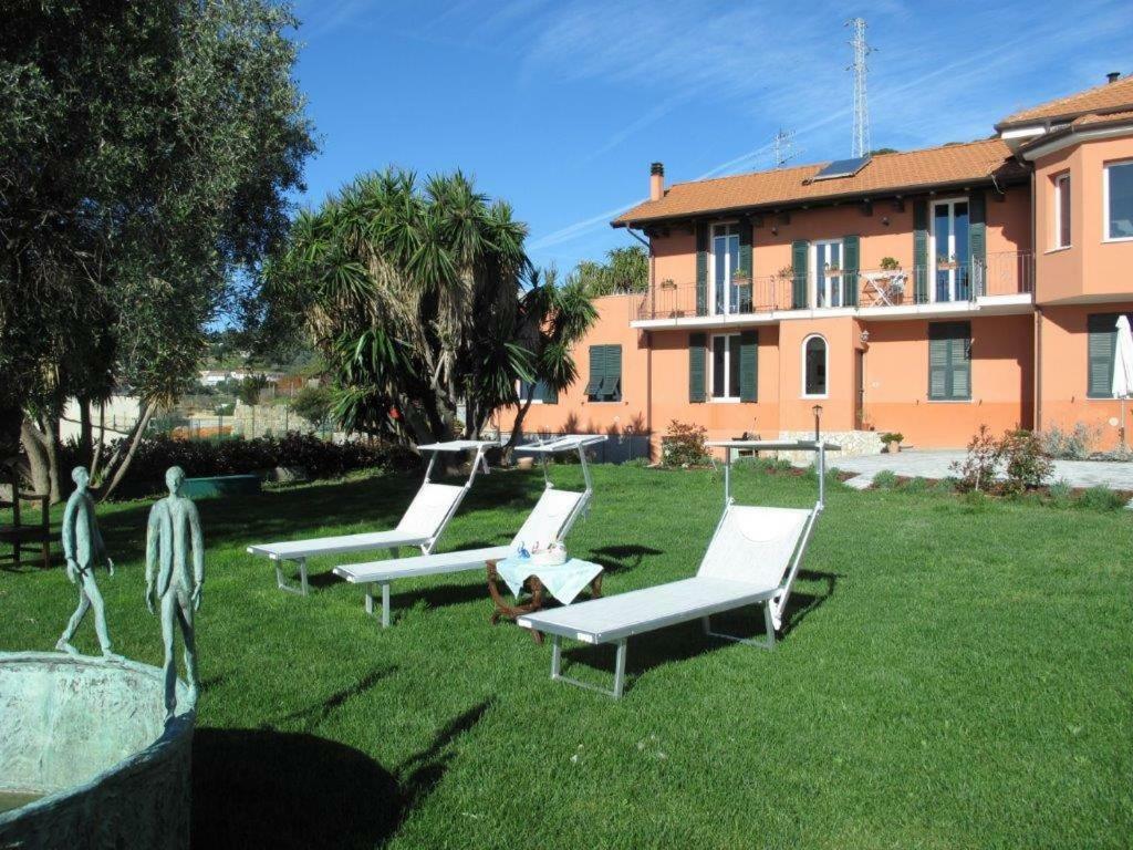 Agriturismo La Tuffatrice Imperia Esterno foto
